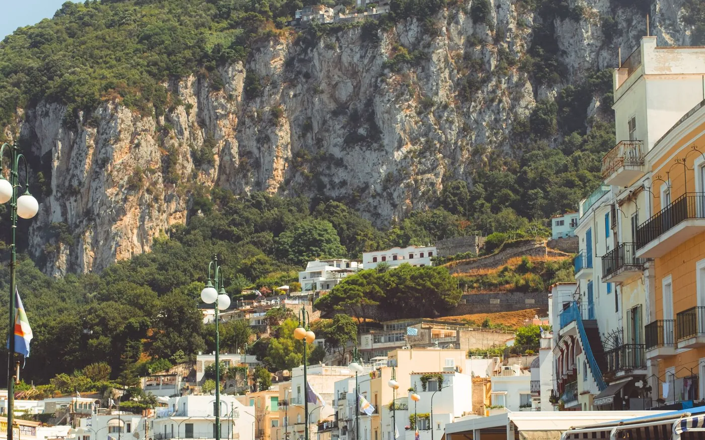 What you see on a Capri boat tour